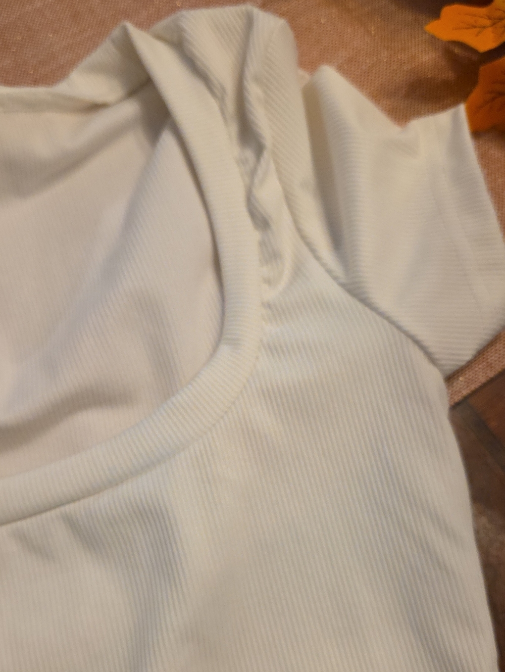 Bebe Ribbed Short Sleeve Tops Size Small - Picture 6 of 6